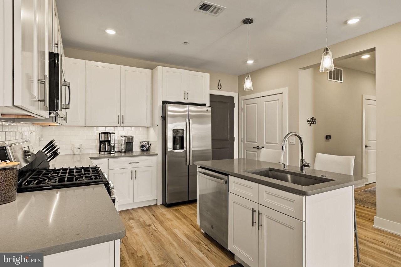 1148 N 2nd St #4B - Photo 4 of 36