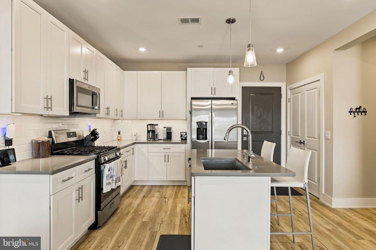 1148 N 2nd St #4B - Photo 5 of 36
