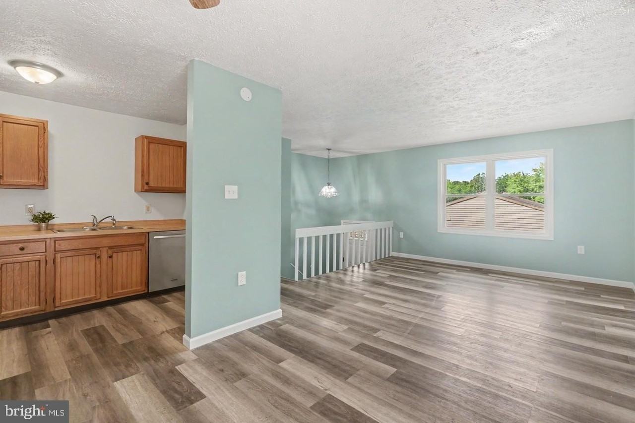 295 Juniper Dr - Photo 4 of 23