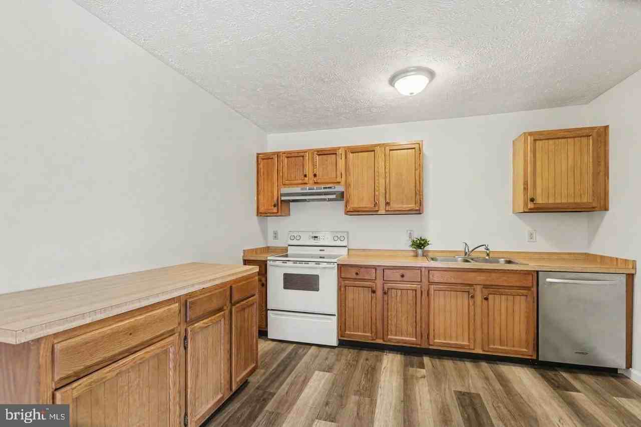 295 Juniper Dr - Photo 6 of 23
