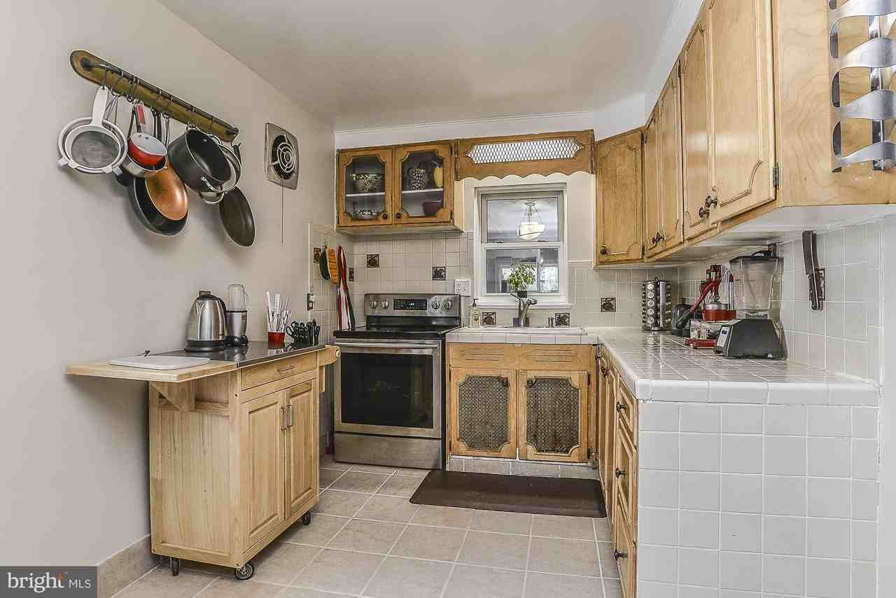 305 S Fenwick St - Photo 6 of 39