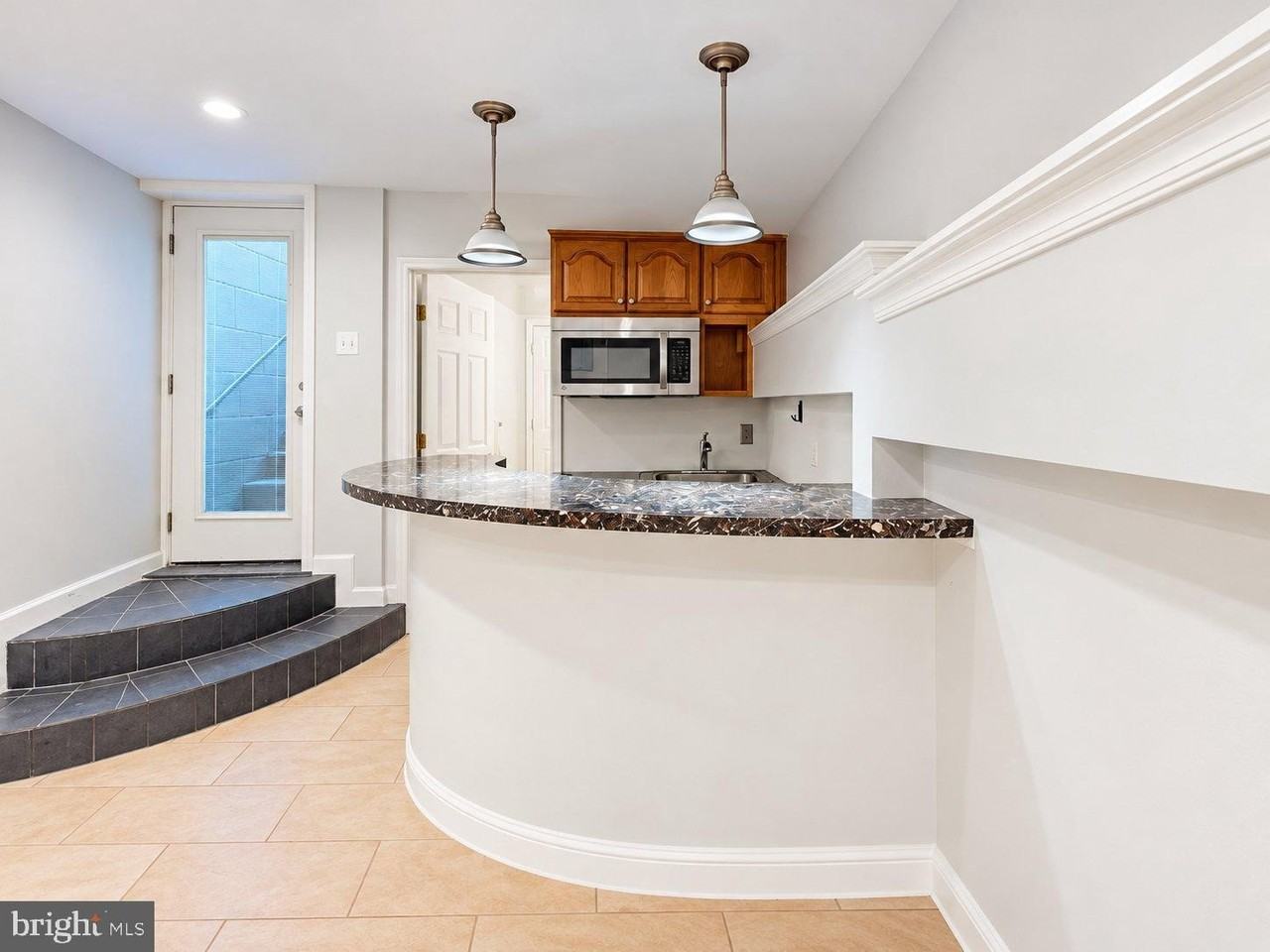 1525 King St #B - Photo 3 of 17