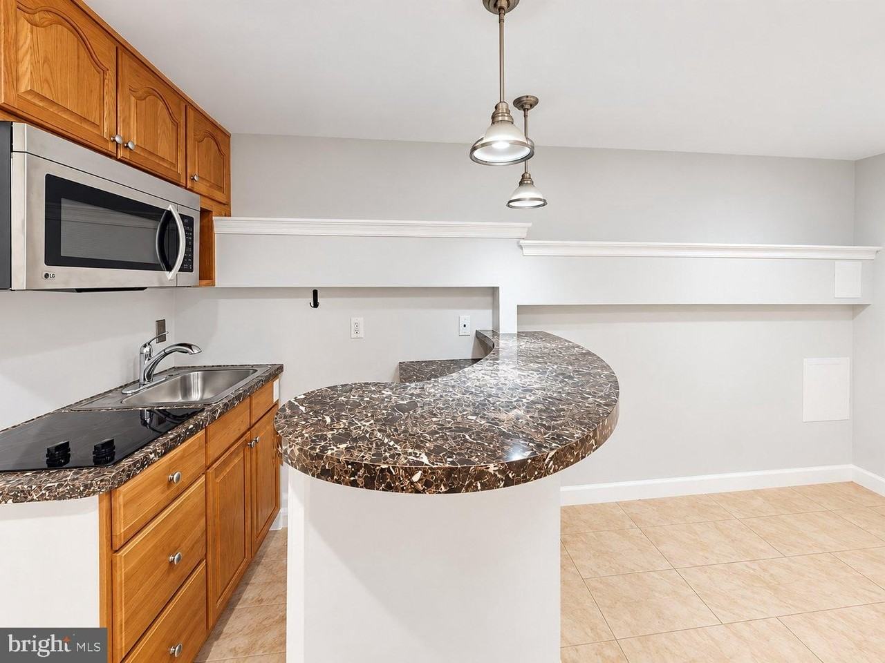 1525 King St #B - Photo 5 of 17