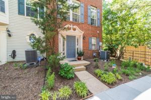 featured image of 5807 Pearson Ln