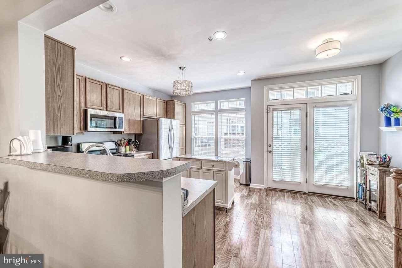 5807 Pearson Ln - Photo 7 of 47