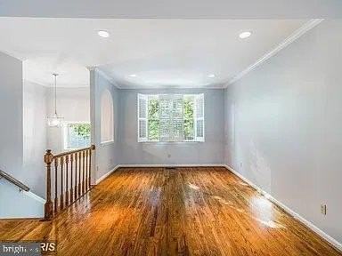 3904 Charles Ave - Photo 4 of 22