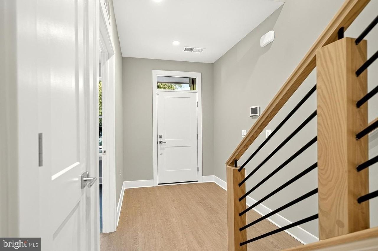158 N Lee St - Photo 5 of 50