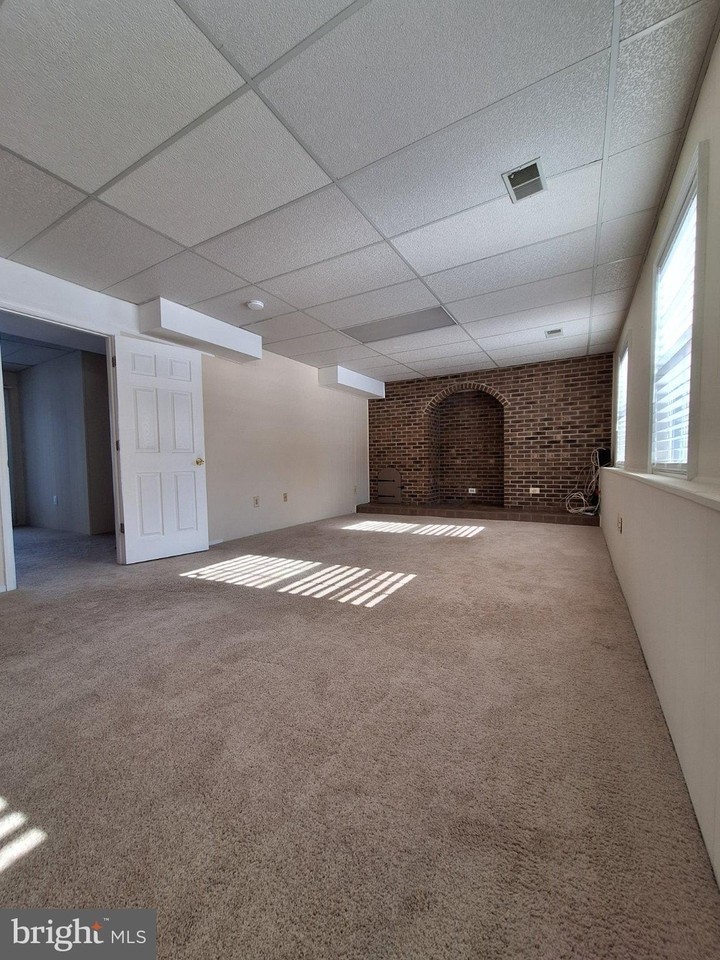 10506 Oak Pl - Photo 5 of 13