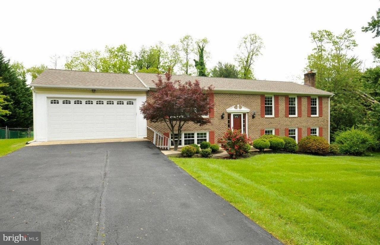 10506 Oak Pl - Photo 2 of 13