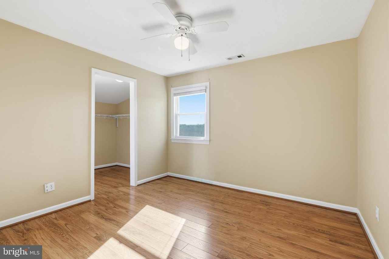 2303 Courthouse Rd - Photo 4 of 23