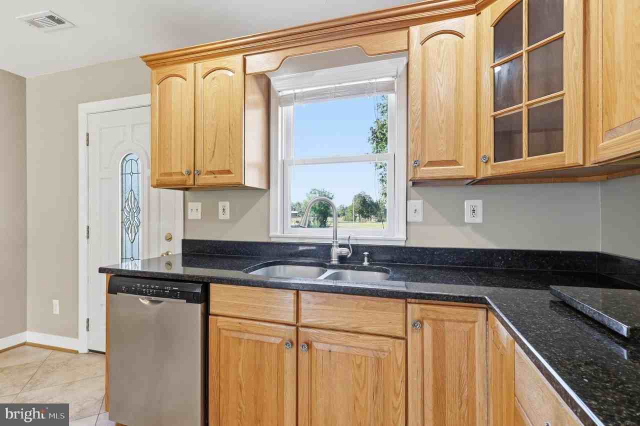 2303 Courthouse Rd - Photo 6 of 23