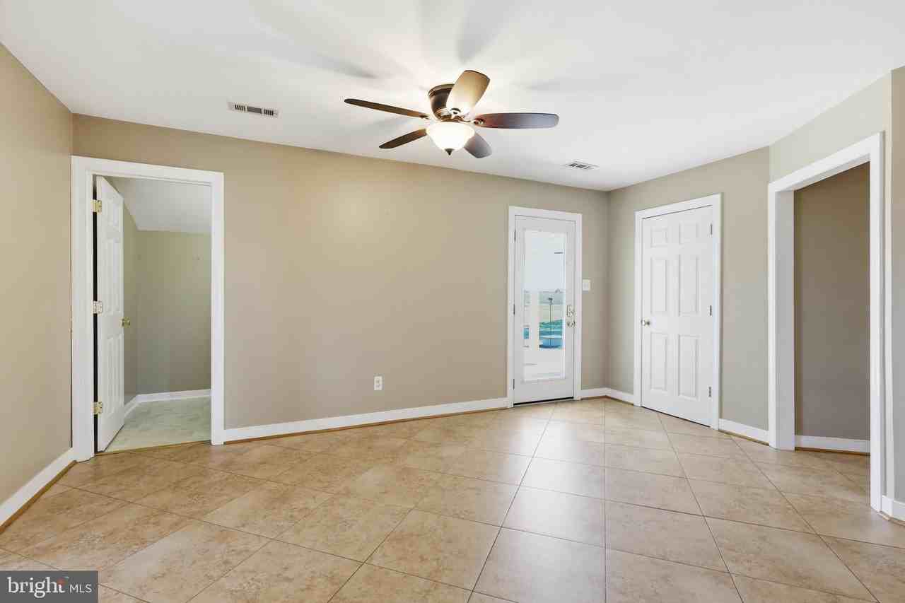 2303 Courthouse Rd - Photo 7 of 23