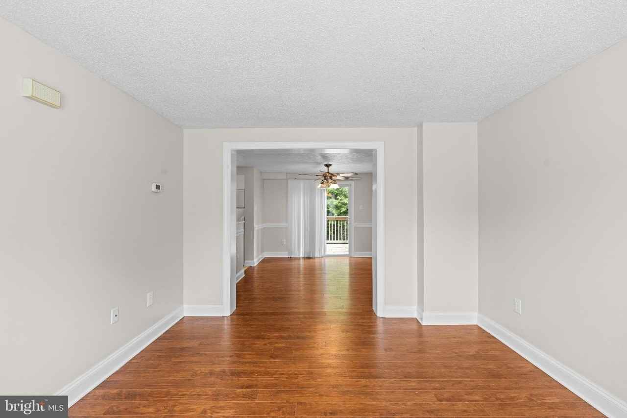 127 Split Oak St - Photo 3 of 22