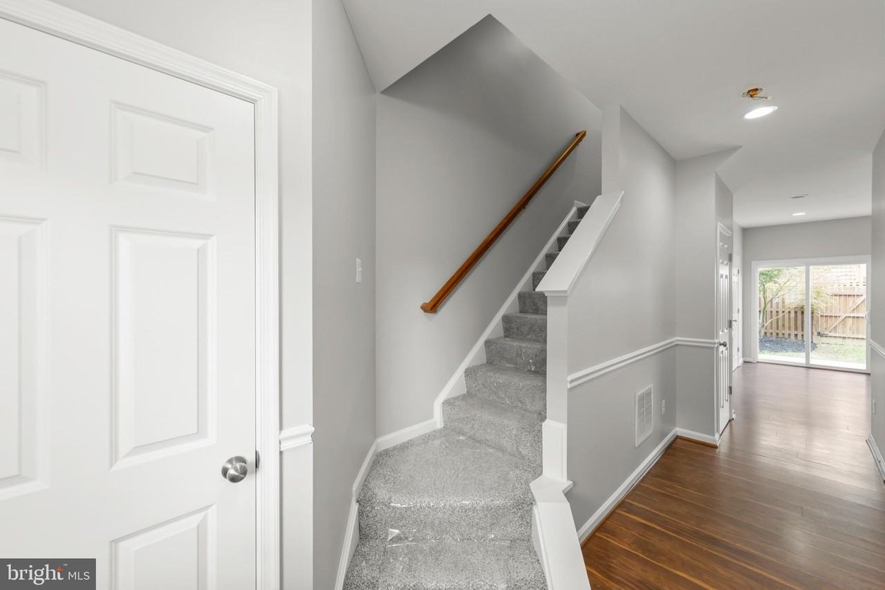 104 Pintangle Ct - Photo 3 of 46
