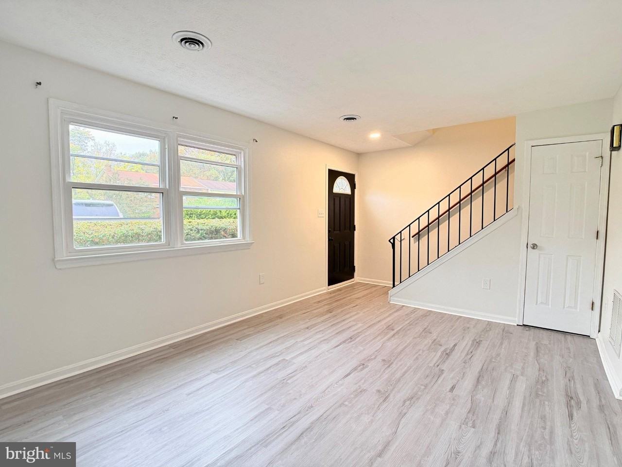 304 Ash Hollow Dr - Photo 4 of 21