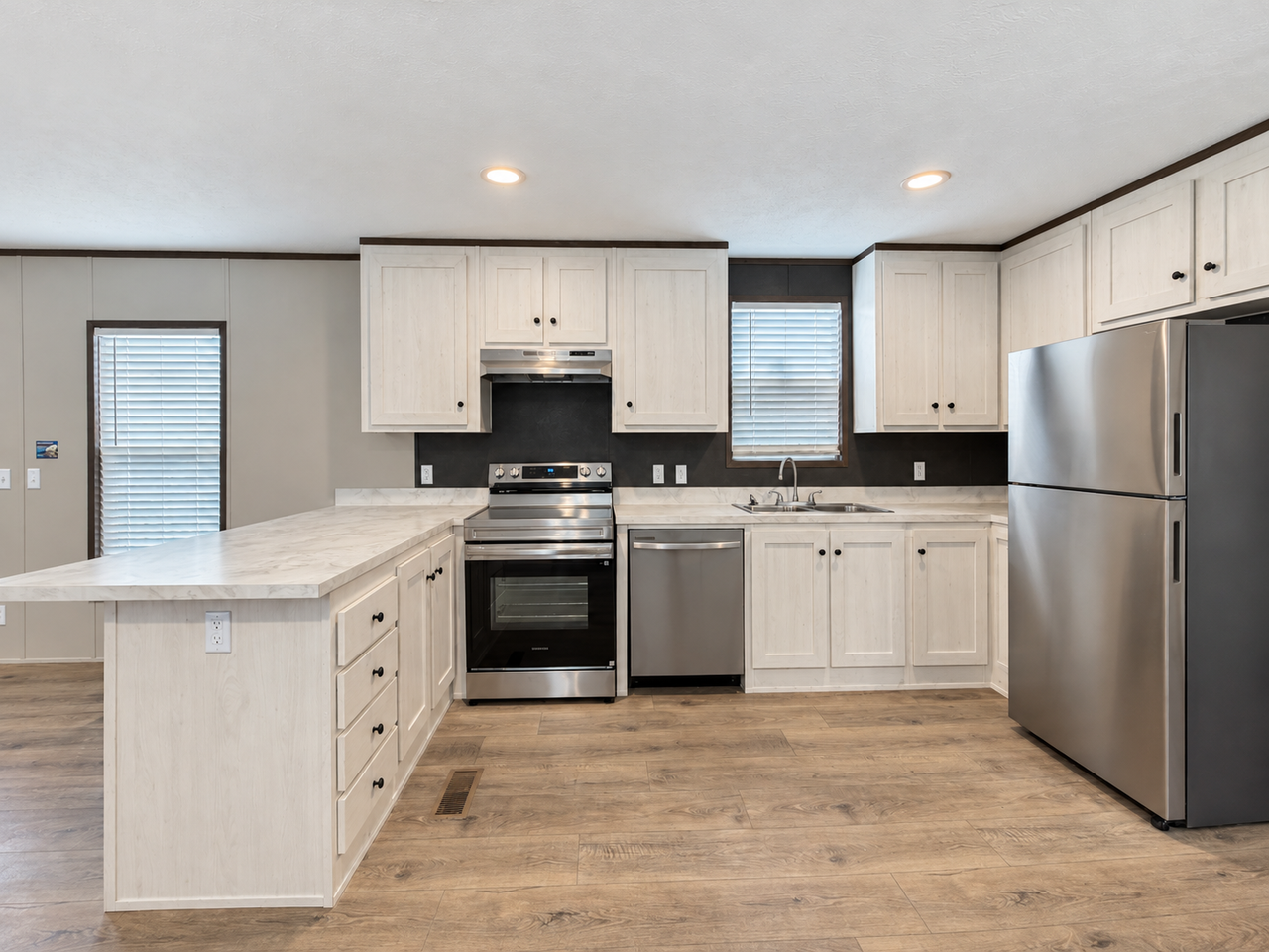 709 N Collins Fwy #127 - Photo 5 of 25