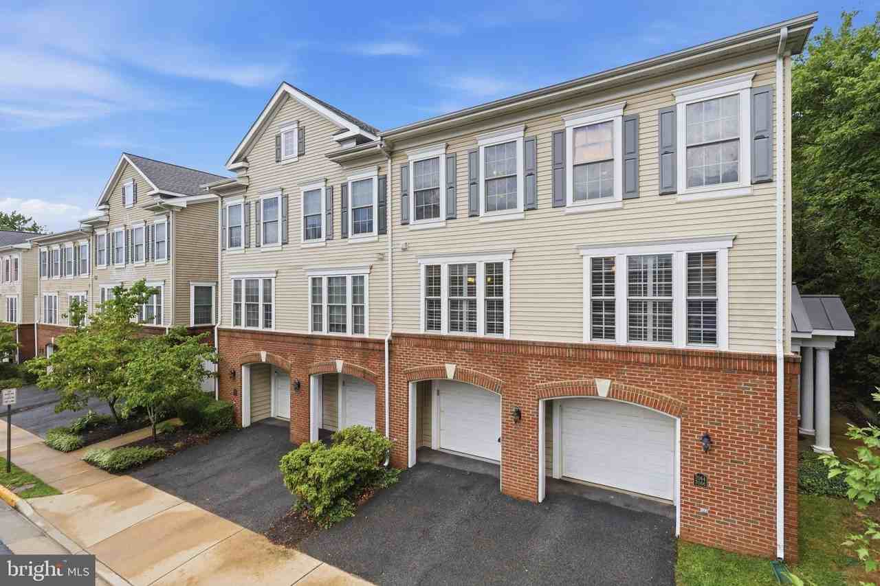 7064 Huntley Run Pl #102B - Photo 2 of 29