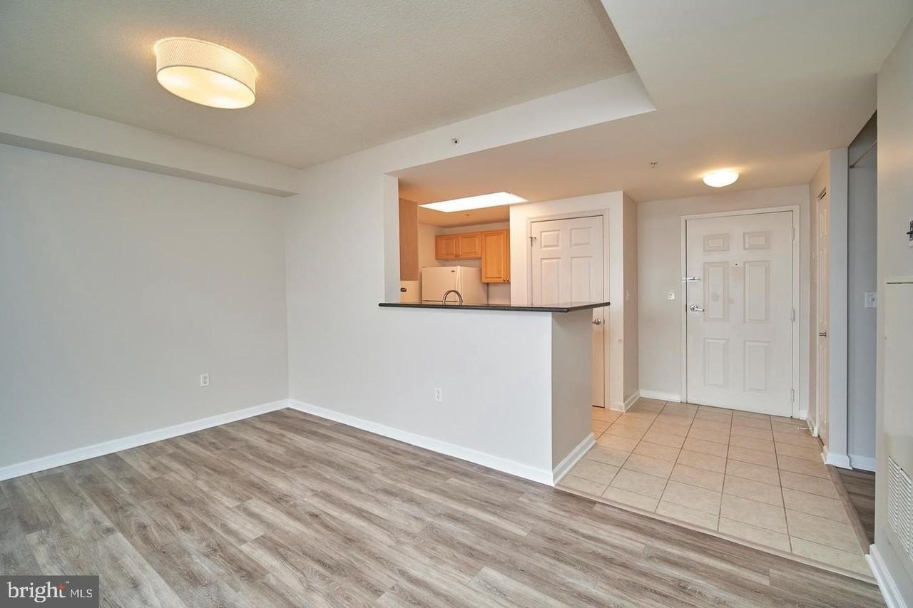 2726 Gallows Rd #1009 - Photo 3 of 33