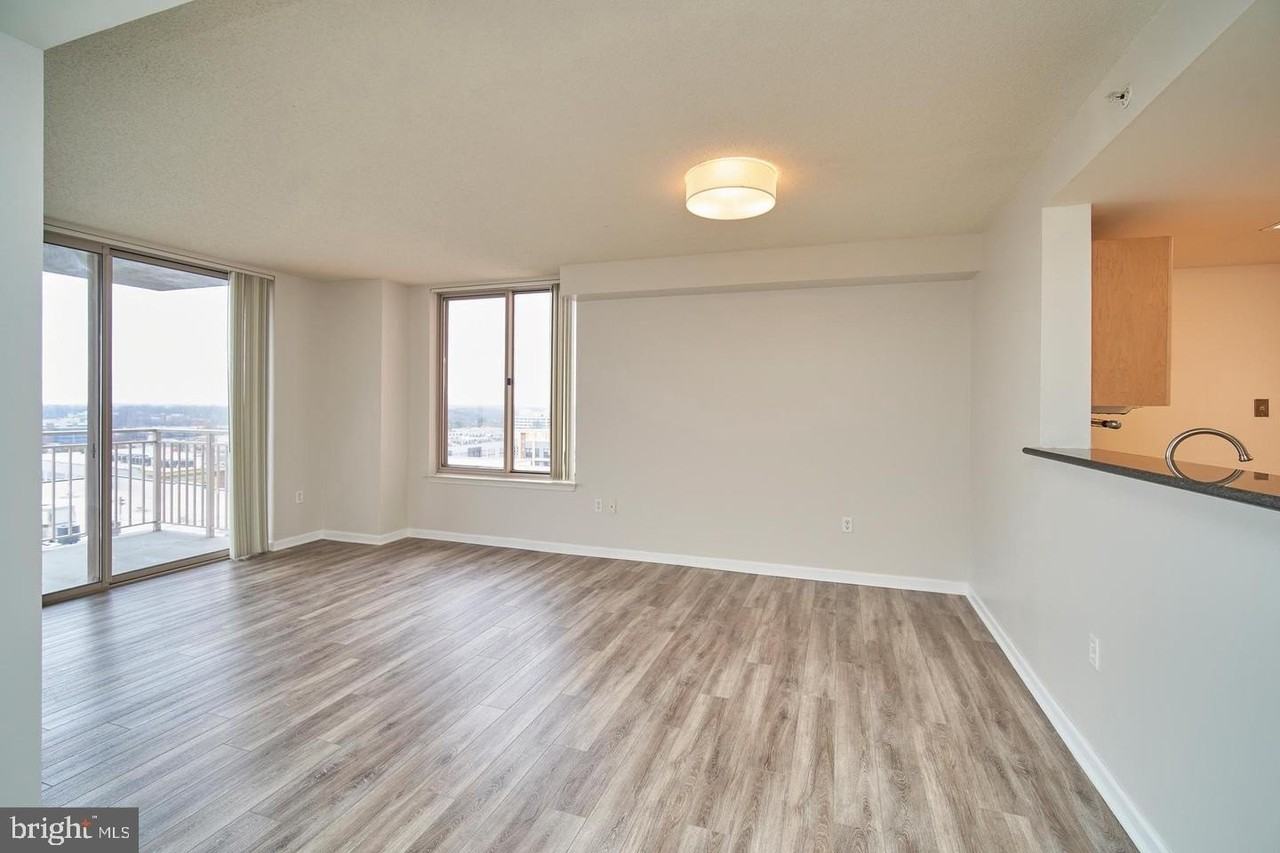 2726 Gallows Rd #1009 - Photo 4 of 33