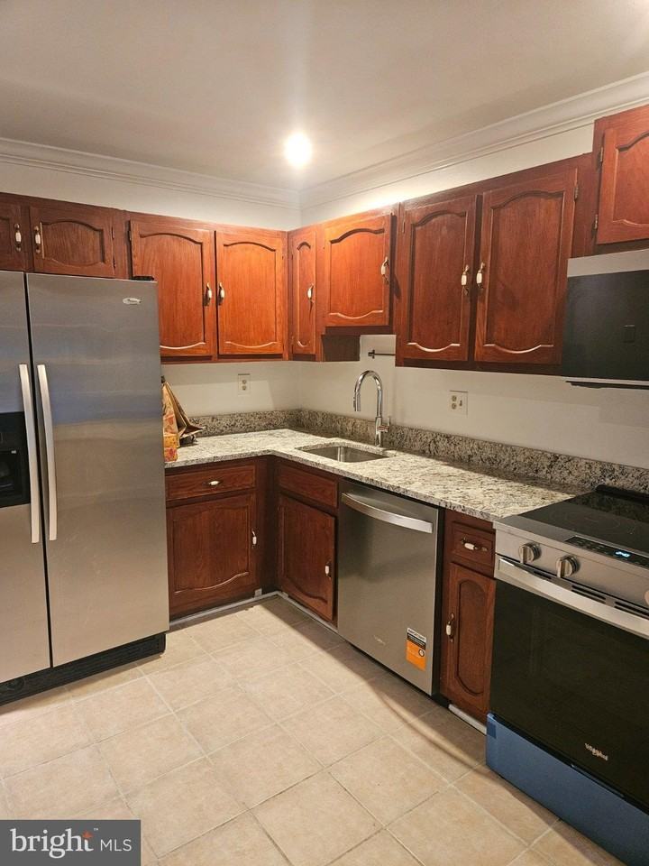 9927 Blake Ln - Photo 3 of 14