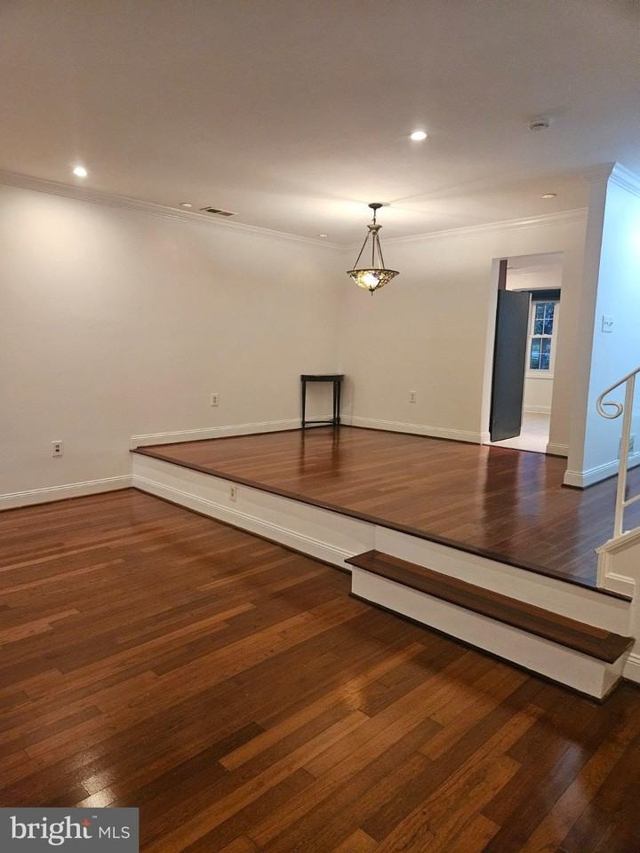 9927 Blake Ln - Photo 6 of 14