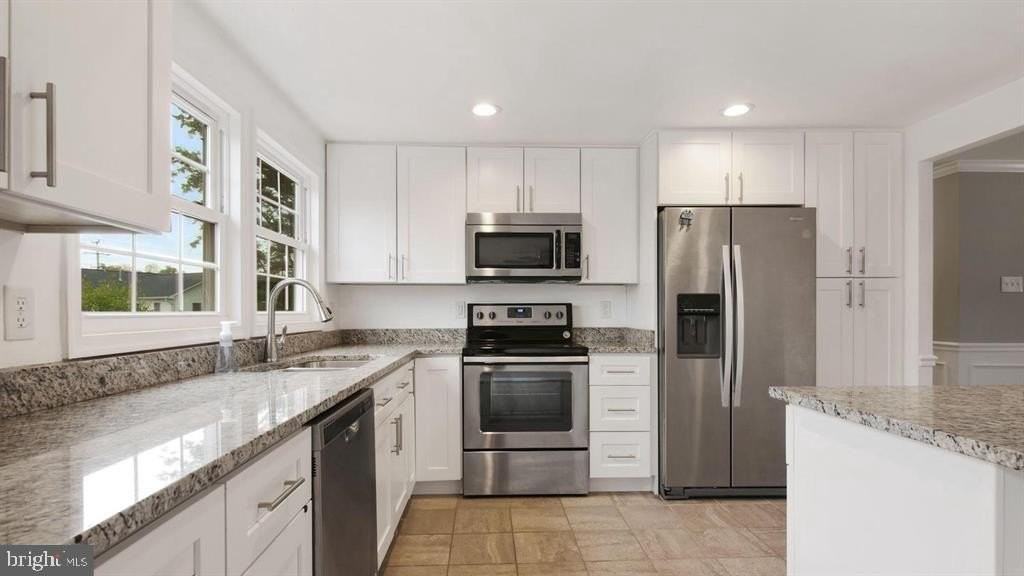 12802 Melvue Ct - Photo 6 of 31