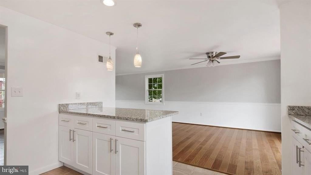 12802 Melvue Ct - Photo 7 of 31