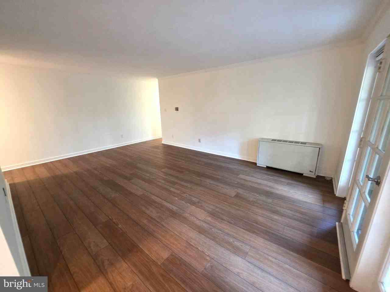 3334 Spring Ln #B42 - Photo 4 of 21