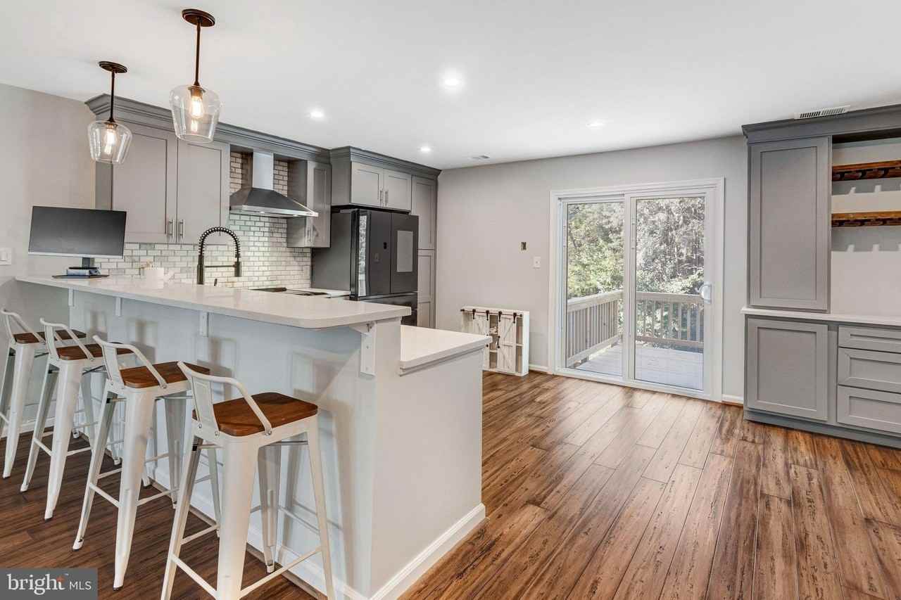 16334 Taconic Cir - Photo 5 of 31