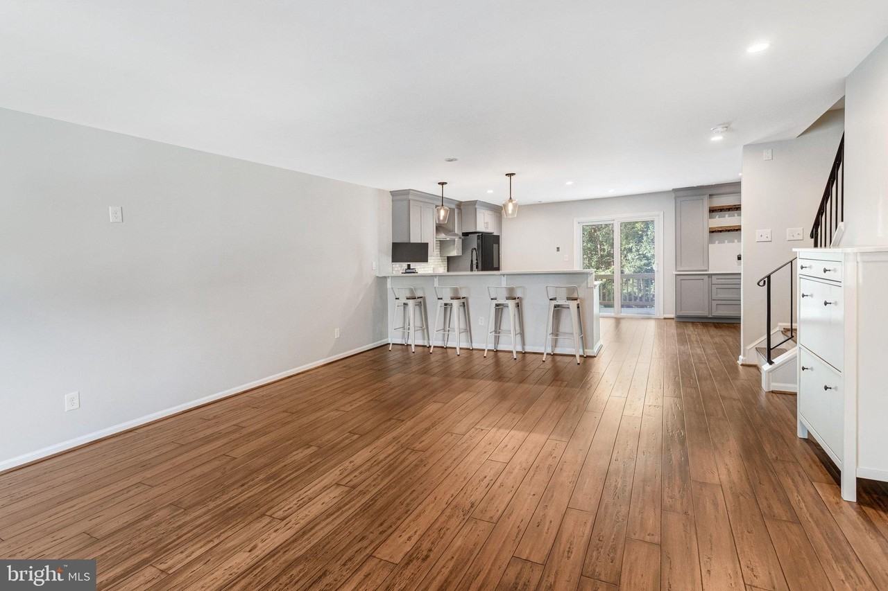 16334 Taconic Cir - Photo 6 of 31