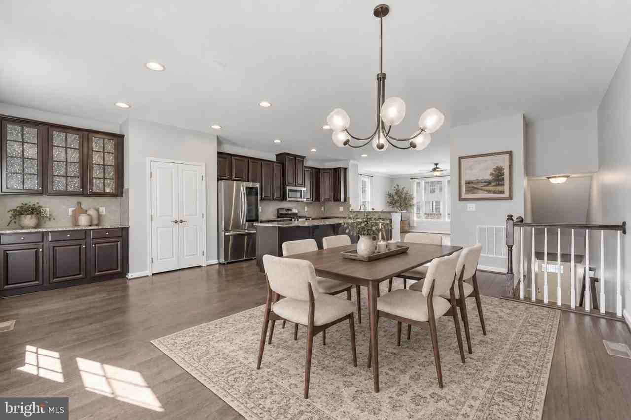 7011 Darbey Knoll Dr - Photo 2 of 43