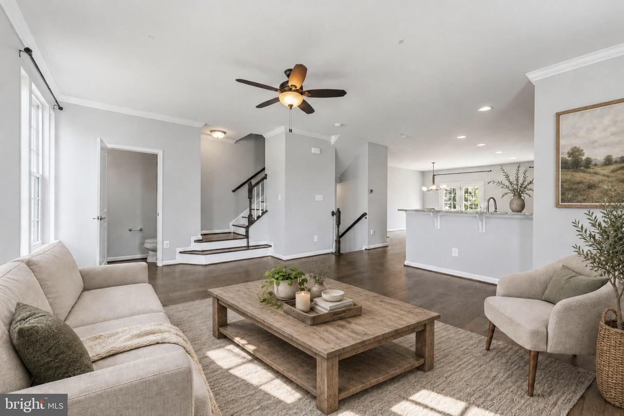 7011 Darbey Knoll Dr - Photo 3 of 43