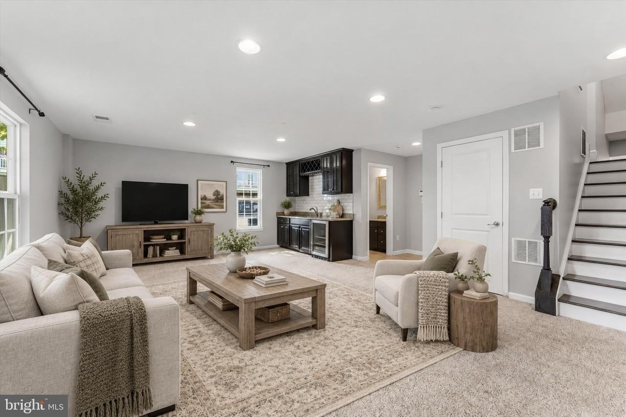 7011 Darbey Knoll Dr - Photo 5 of 43