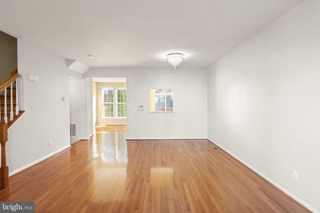 2215 William Harris Way - Photo 4 of 50