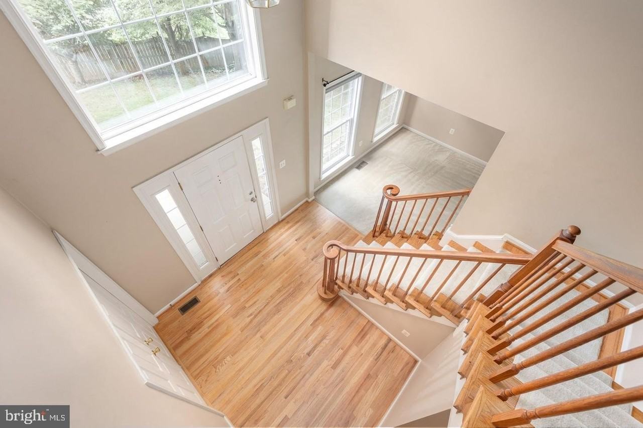 20 Palace Ln - Photo 5 of 34