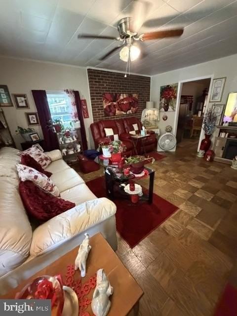 1083 Holly Vista Dr - Photo 3 of 10