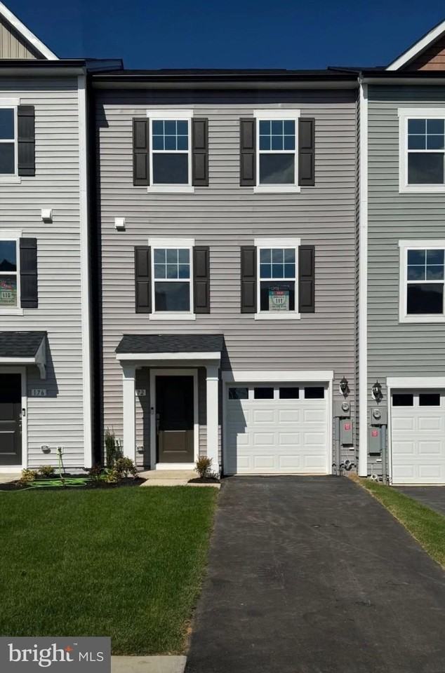 172 Bolingbroke Way