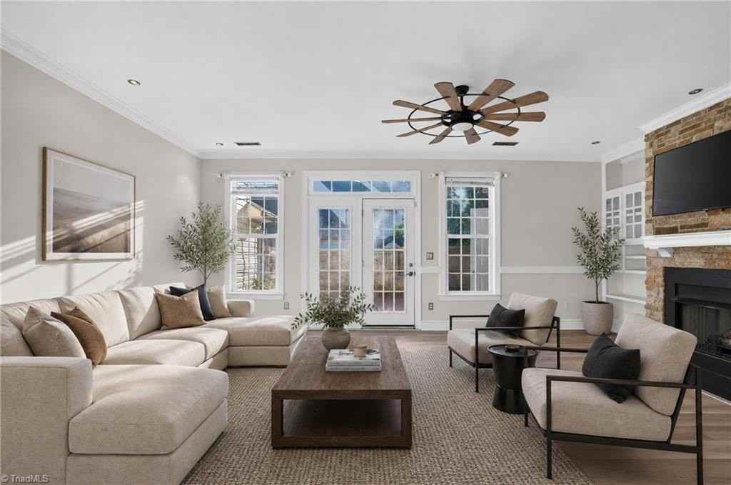 8 Nandina Dr - Photo 7 of 42