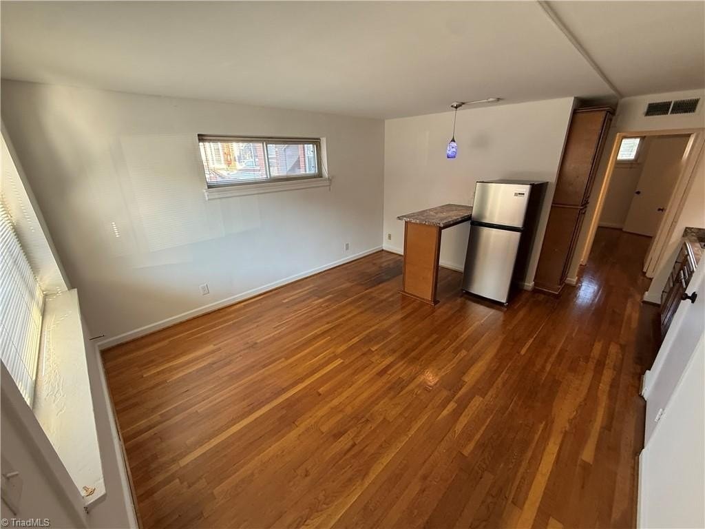 1330 W 1st St #C - Photo 3 of 10