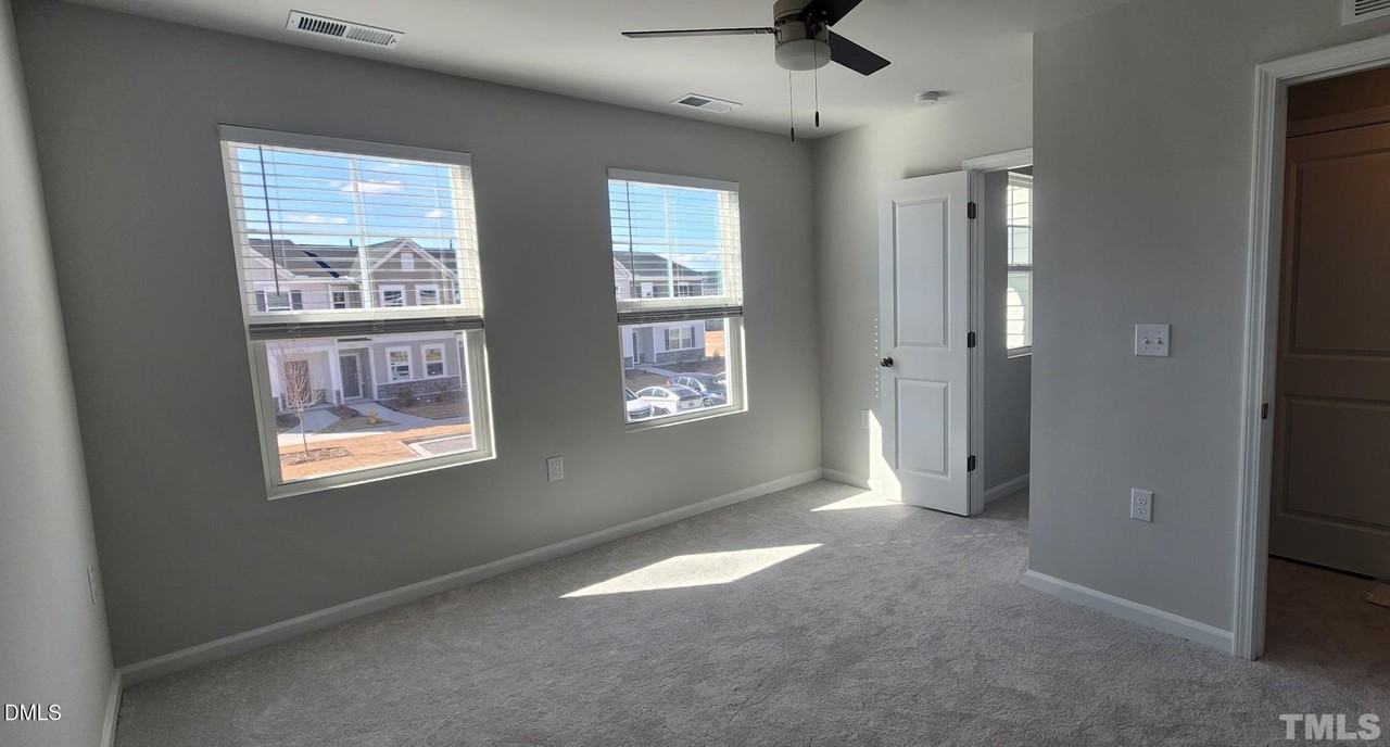 5337 Arkose Dr - Photo 4 of 10