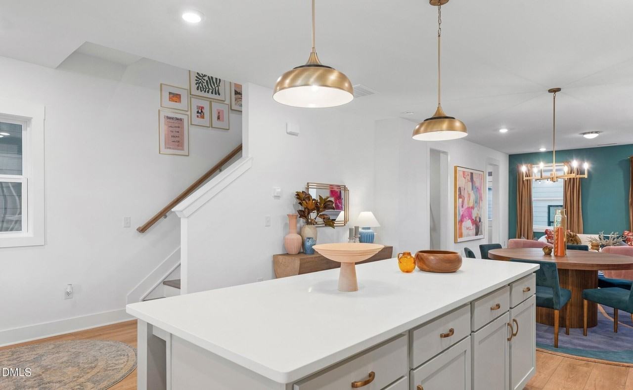 835 Central Park Dr - Photo 6 of 30