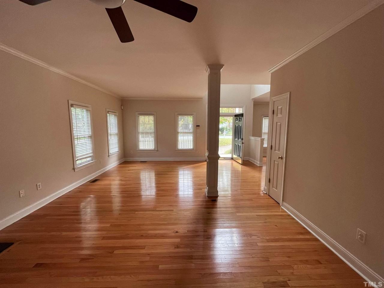 14 Aman Ct - Photo 6 of 21