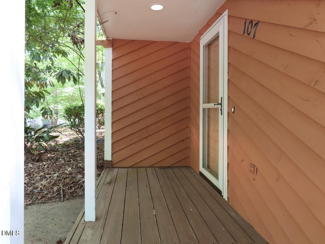 107 S Peak Dr - Photo 3 of 26