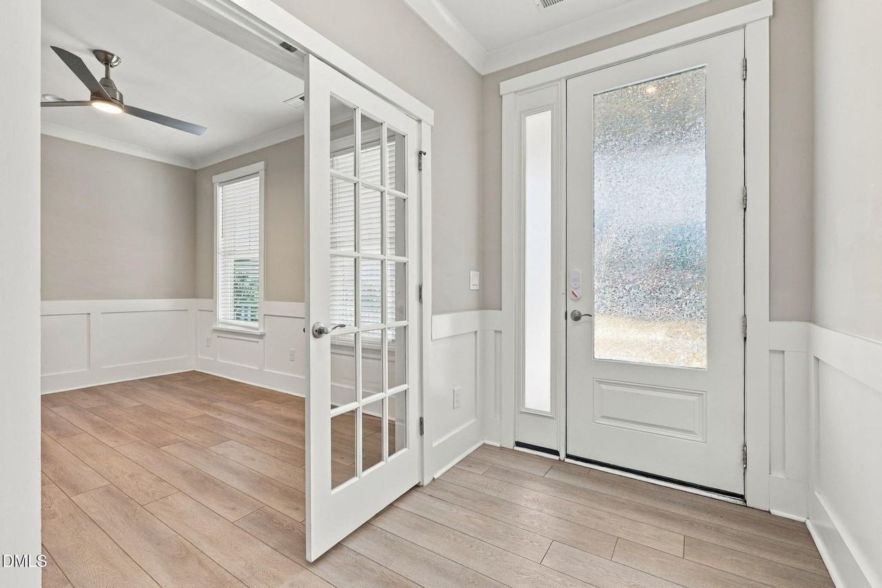 1318 Gordonia Way - Photo 3 of 50