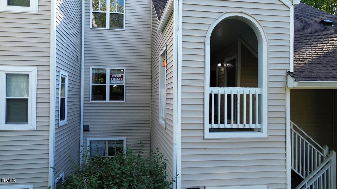 6011 Winterpointe Ln #205 - Photo 3 of 16