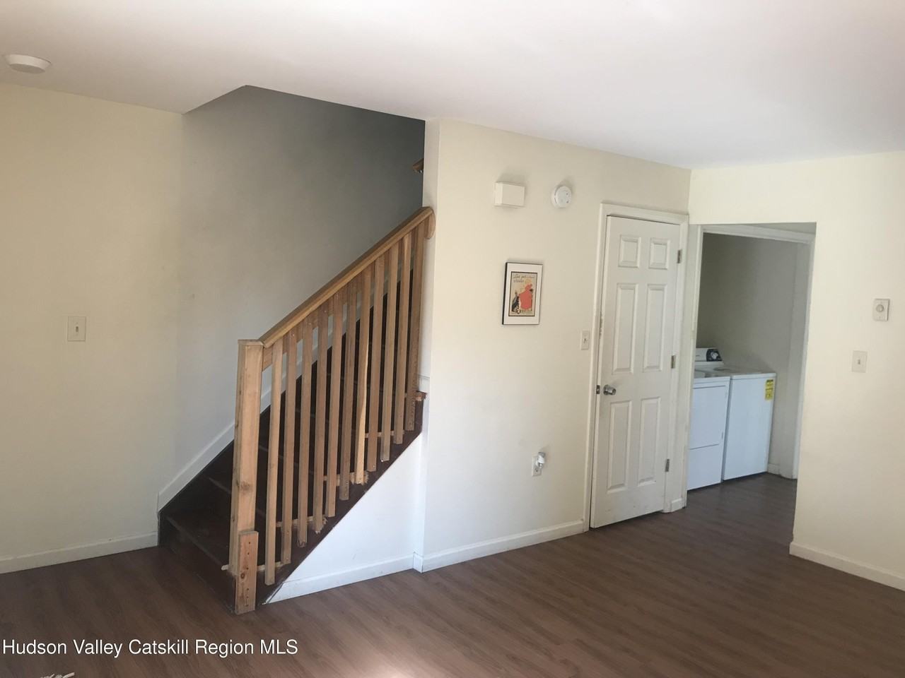 324 Columbia St - Photo 5 of 10