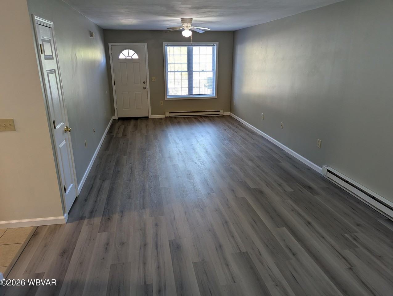 405 Meadow Aly - Photo 3 of 13