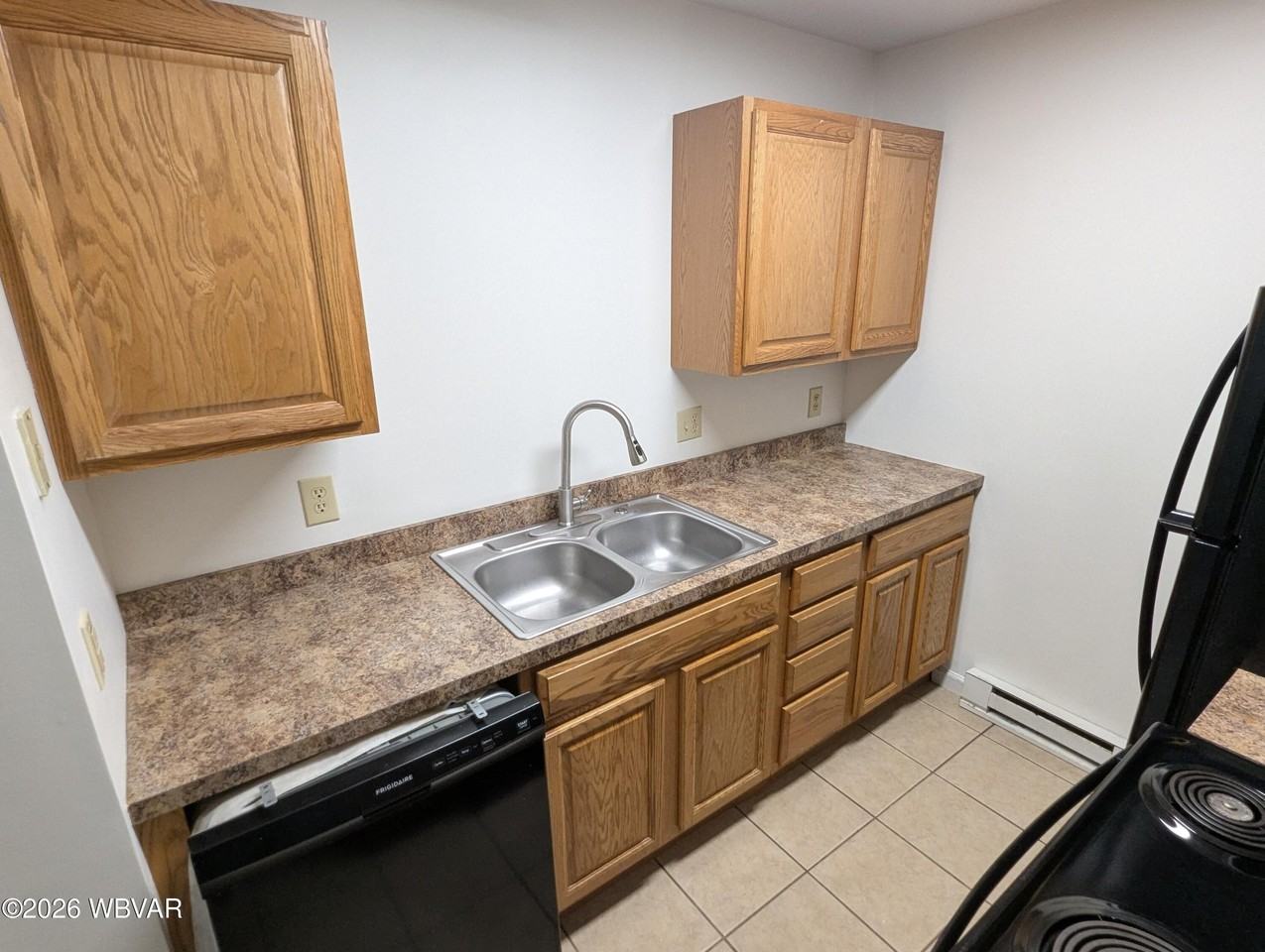 405 Meadow Aly - Photo 5 of 13