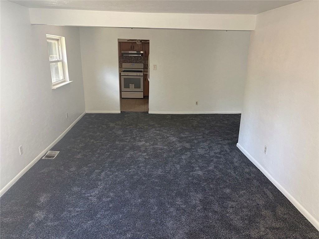 912 Hillsboro St - Photo 4 of 32