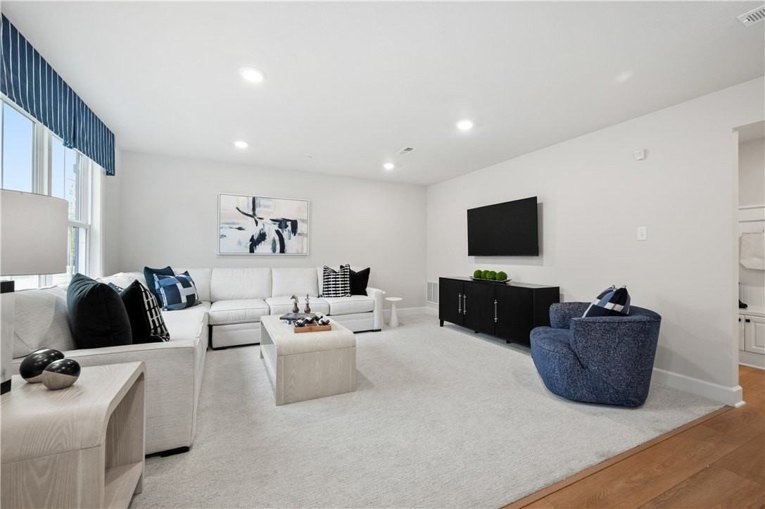101 Breckenridge Ct - Photo 4 of 20